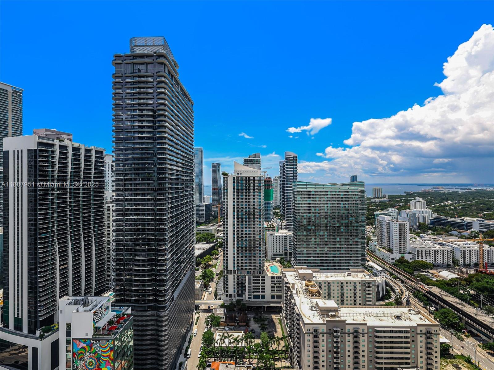 45 SW 9th St #3905, Miami FL 33130
