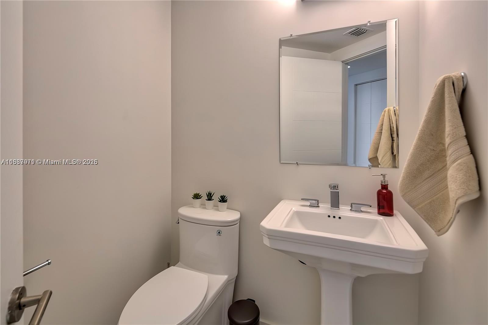 1010 SW 2nd Ave #609, Miami FL 33130