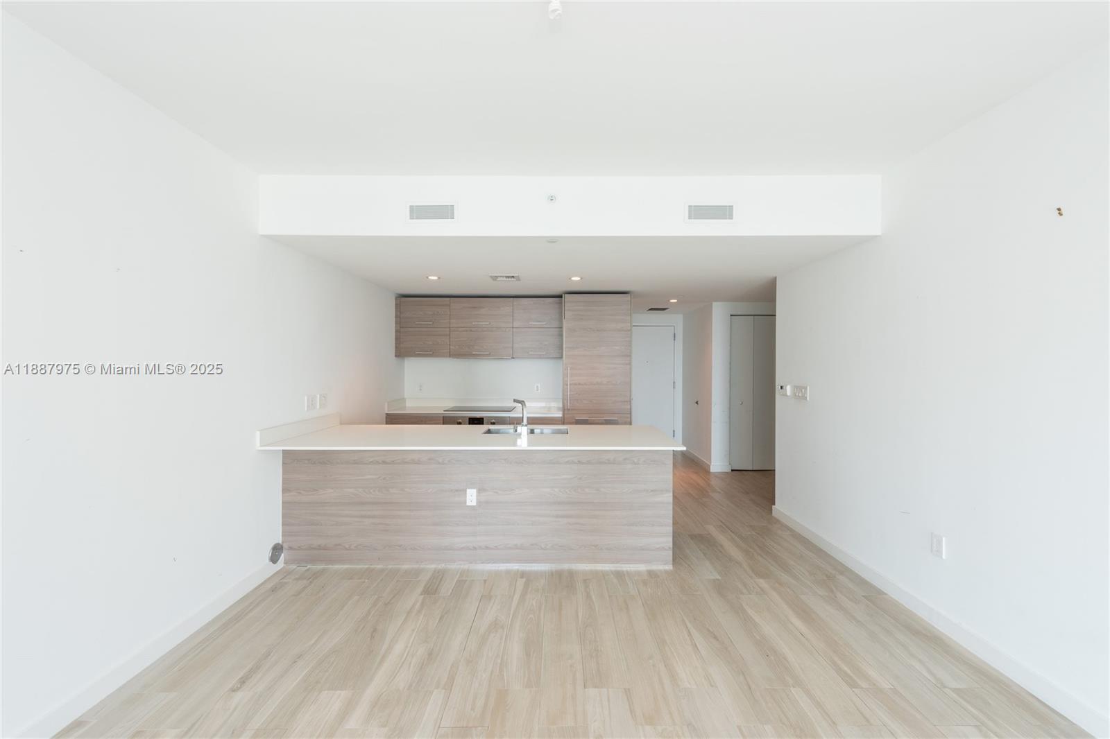 1300 S Miami Ave #1003, Miami FL 33130