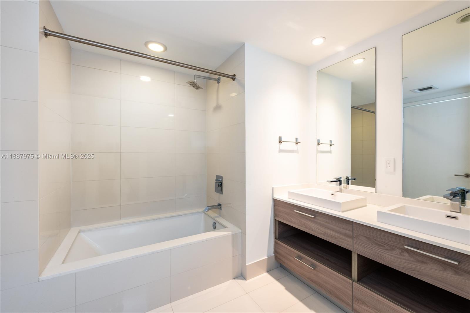 1300 S Miami Ave #1003, Miami FL 33130