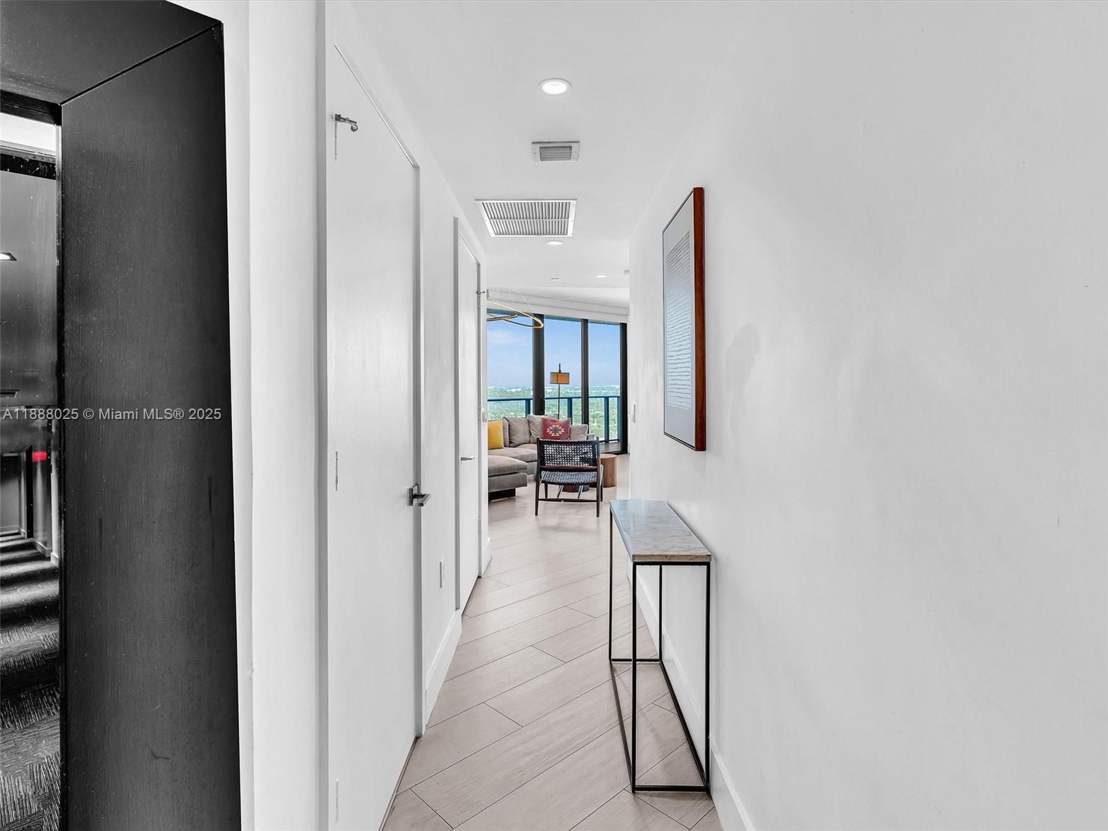 121 NE 34th St #2016, Miami FL 33137