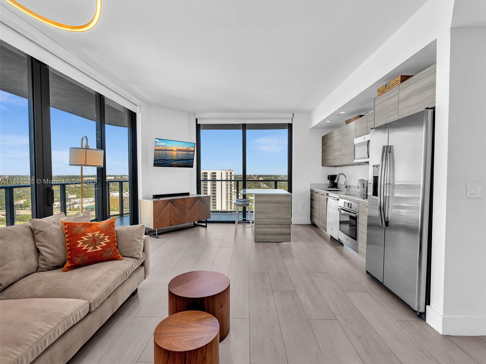 121 NE 34th St #2016, Miami FL 33137