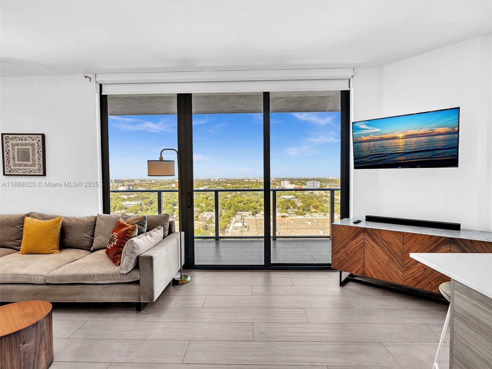 121 NE 34th St #2016, Miami FL 33137