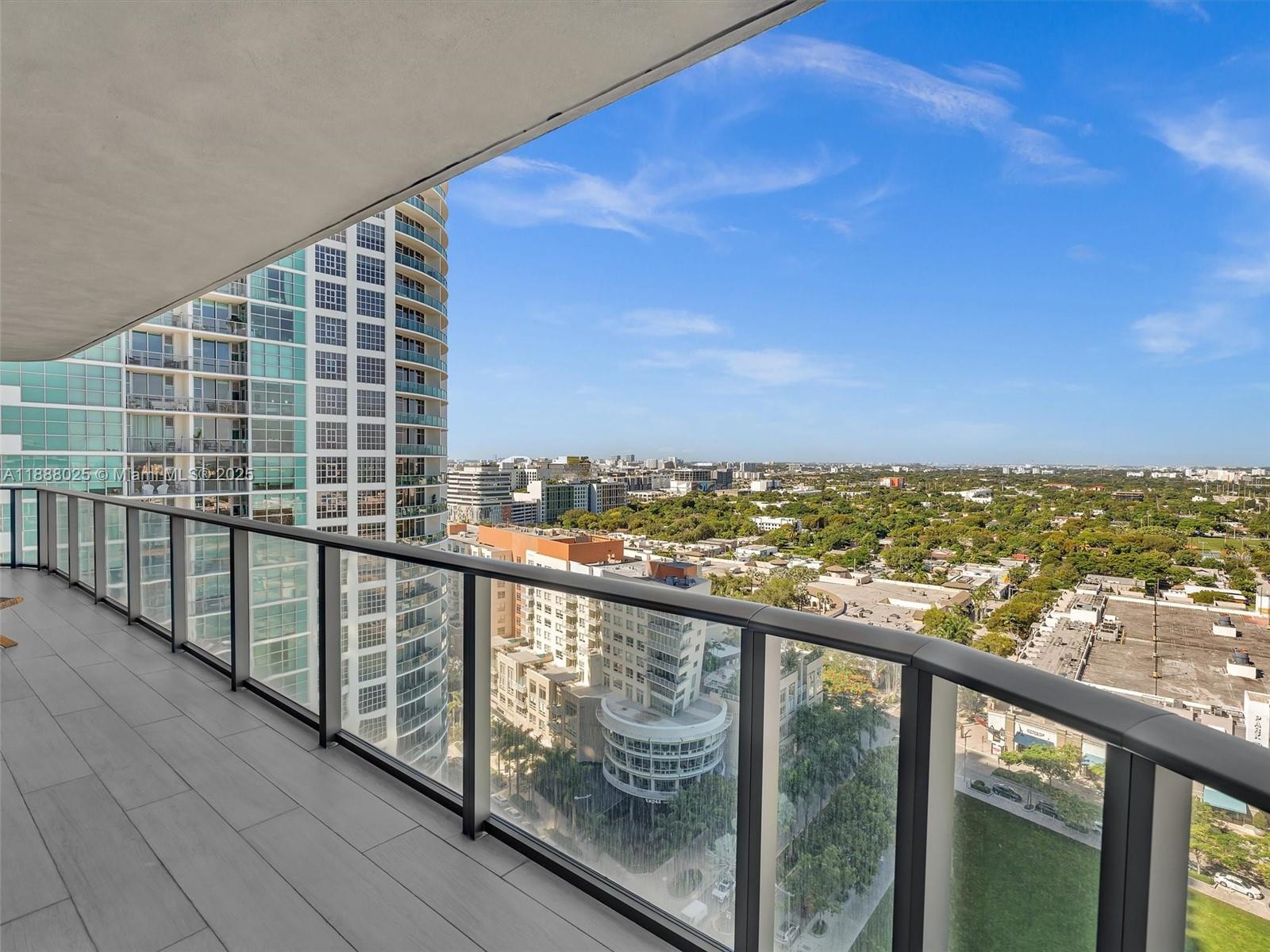 121 NE 34th St #2016, Miami FL 33137