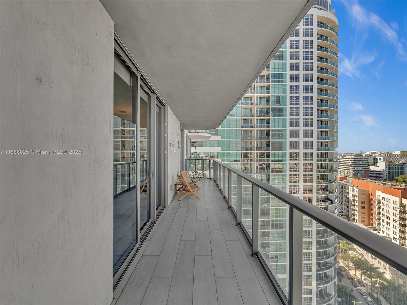 121 NE 34th St #2016, Miami FL 33137