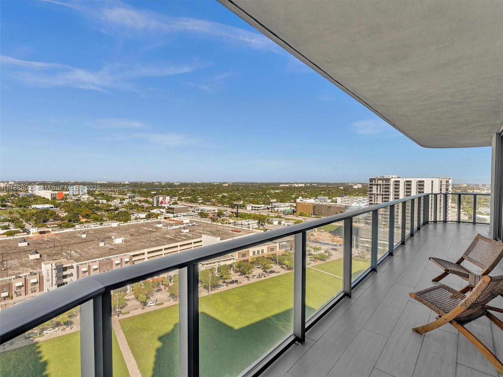 121 NE 34th St #2016, Miami FL 33137