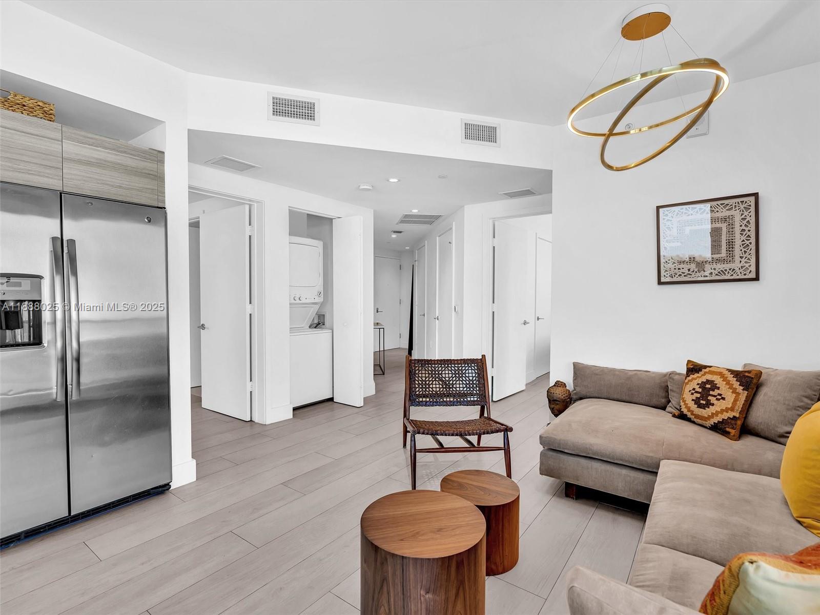 121 NE 34th St #2016, Miami FL 33137