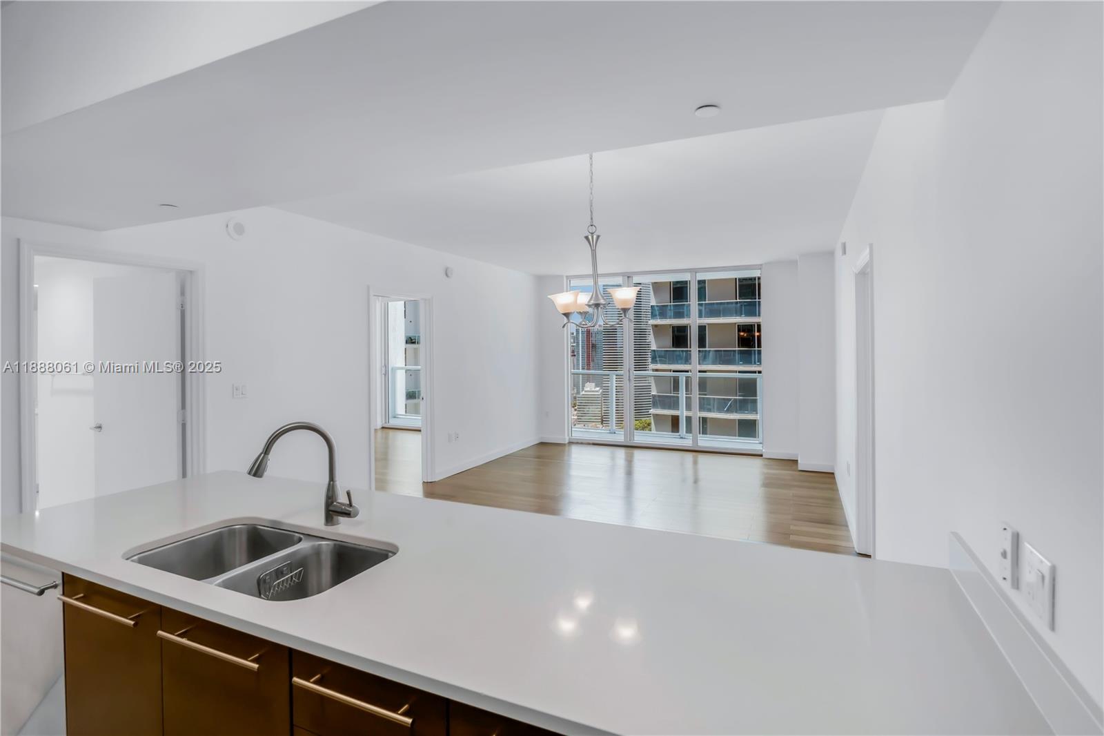 55 SE 6th St #3503, Miami FL 33131
