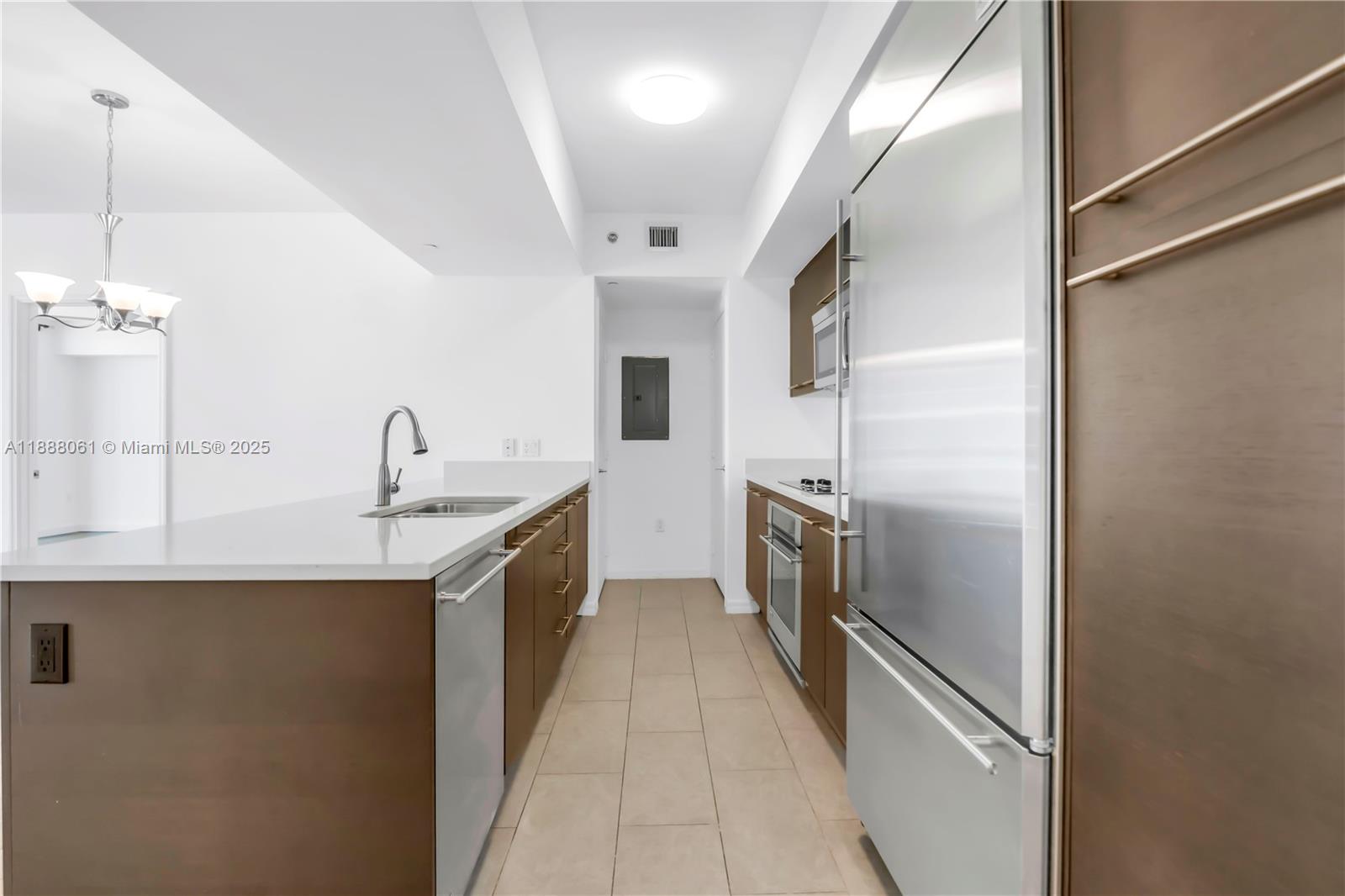 55 SE 6th St #3503, Miami FL 33131