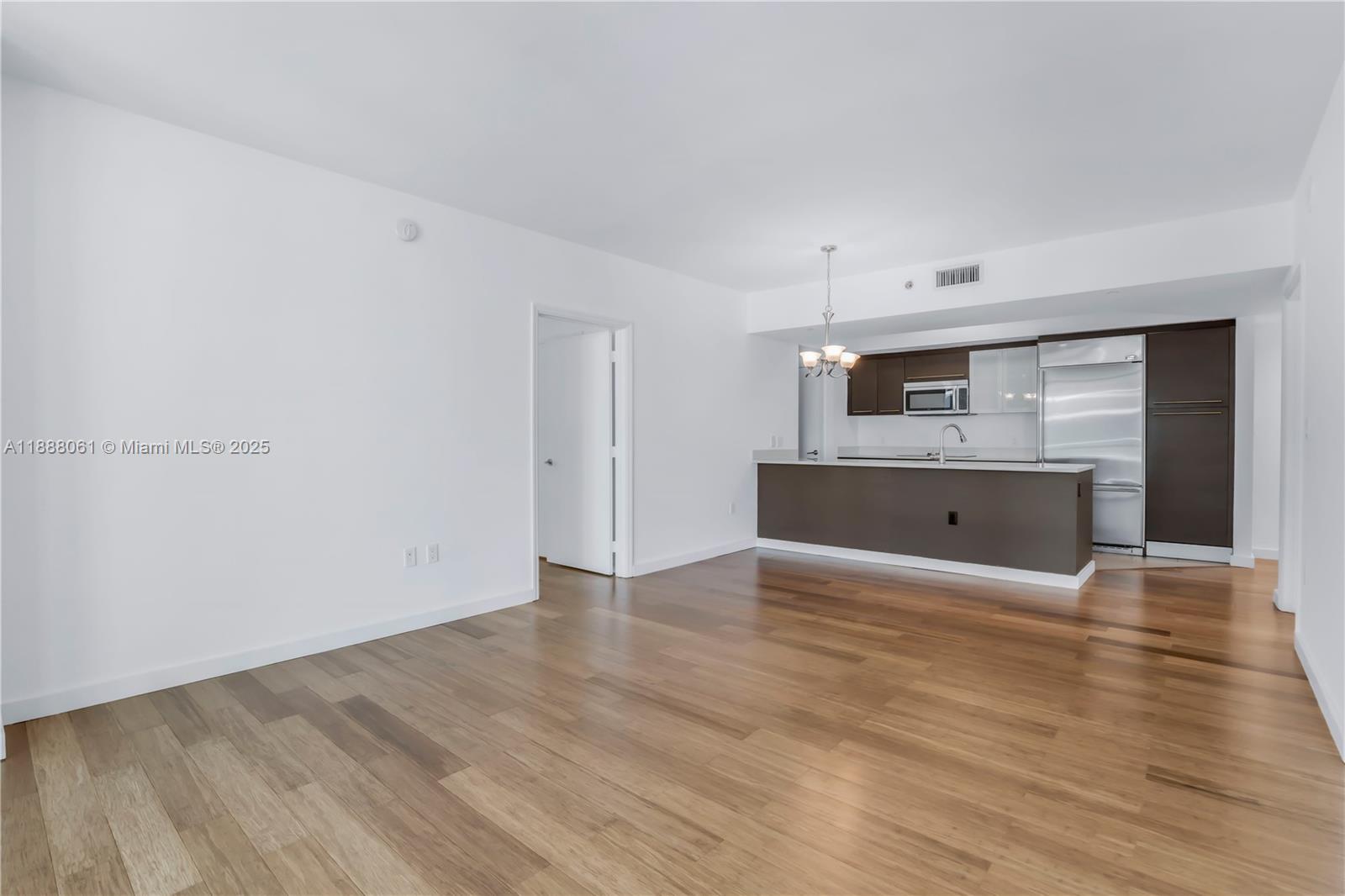 55 SE 6th St #3503, Miami FL 33131