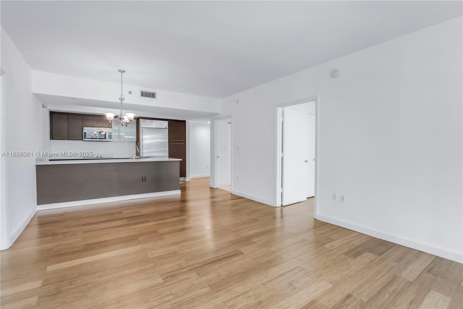 55 SE 6th St #3503, Miami FL 33131
