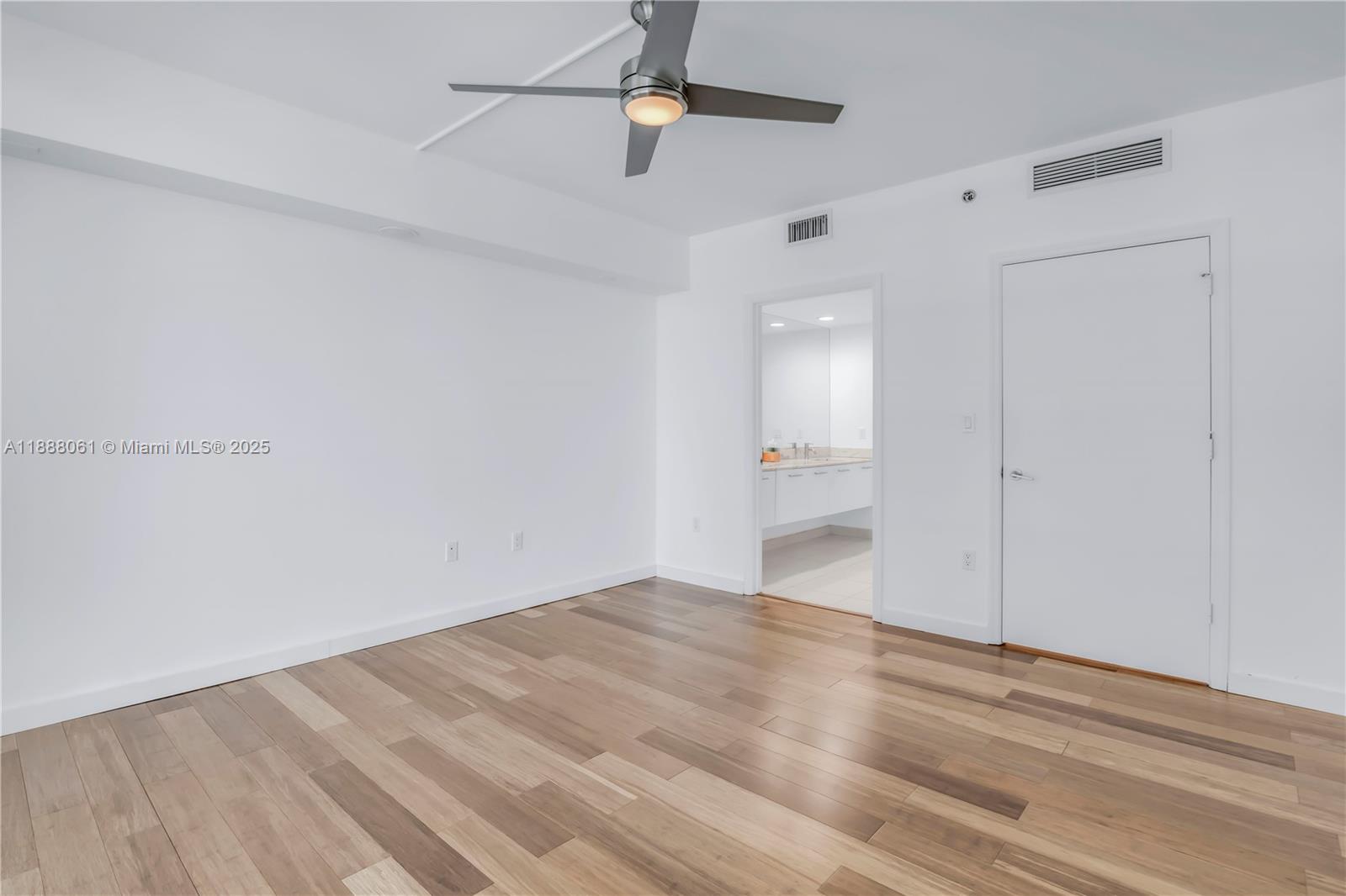 55 SE 6th St #3503, Miami FL 33131