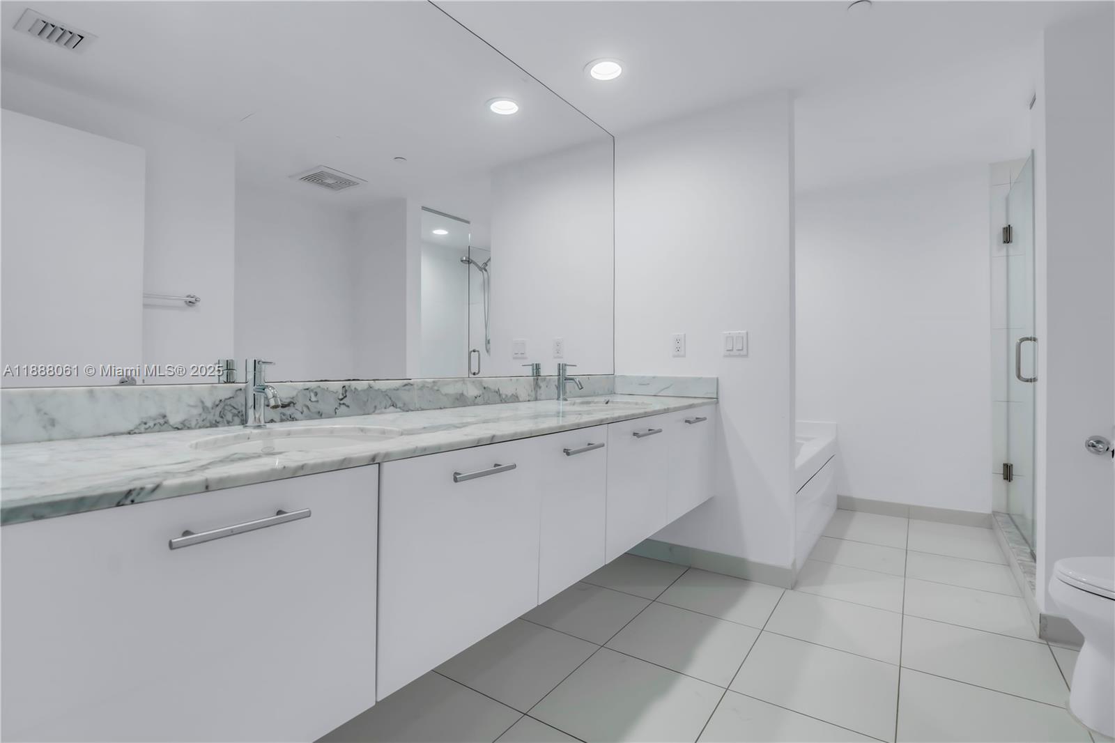 55 SE 6th St #3503, Miami FL 33131