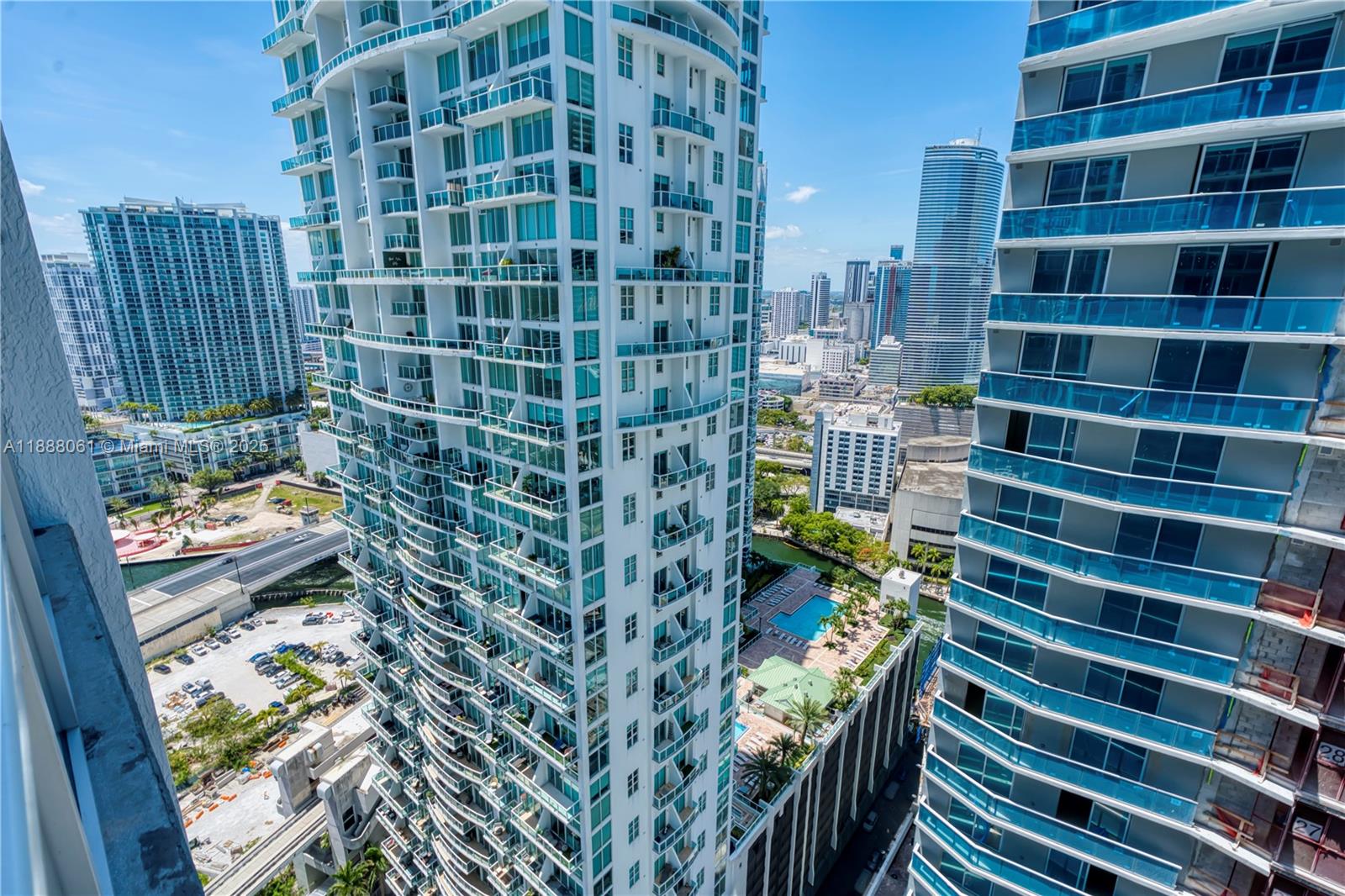 55 SE 6th St #3503, Miami FL 33131