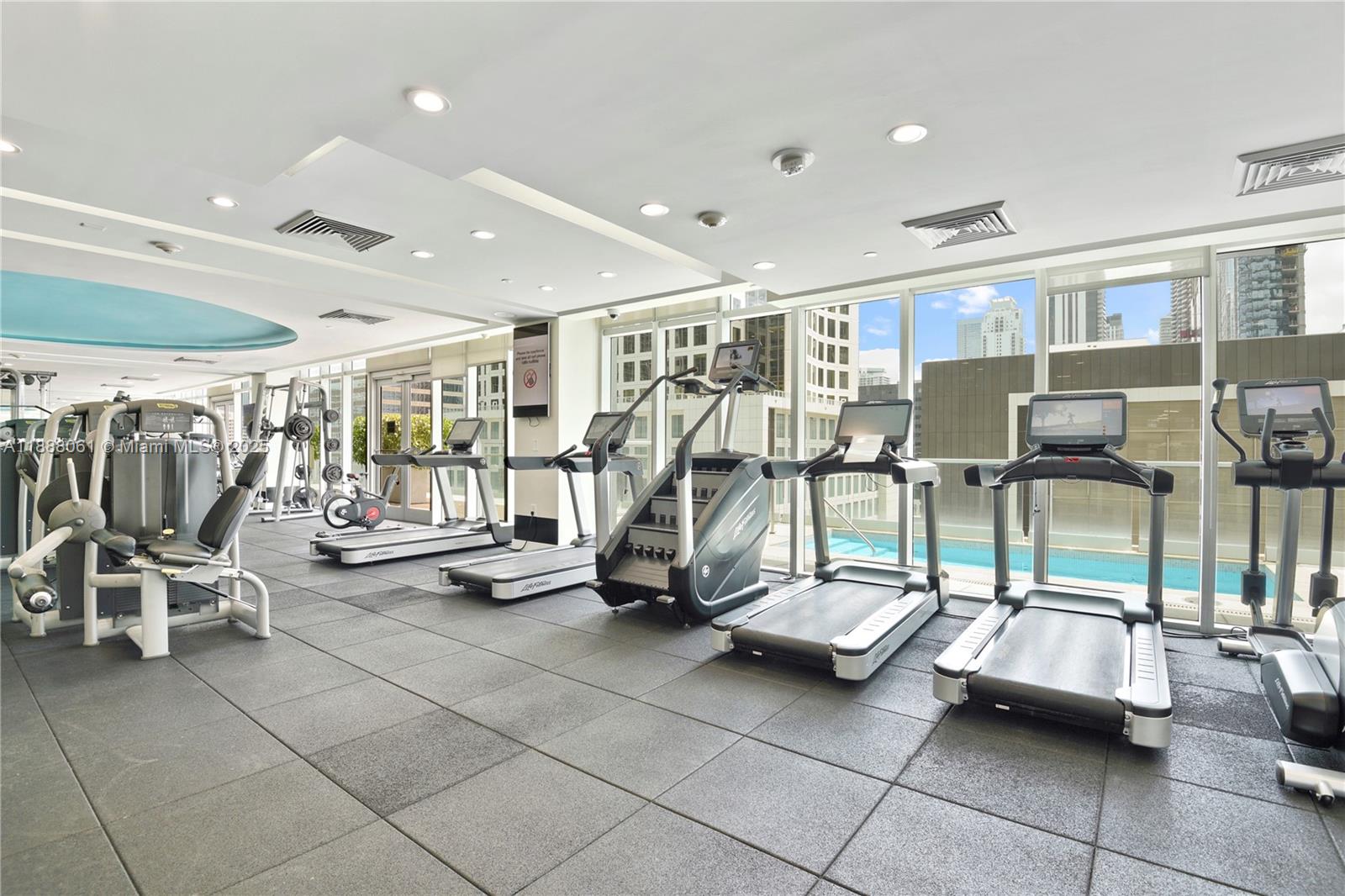 55 SE 6th St #3503, Miami FL 33131