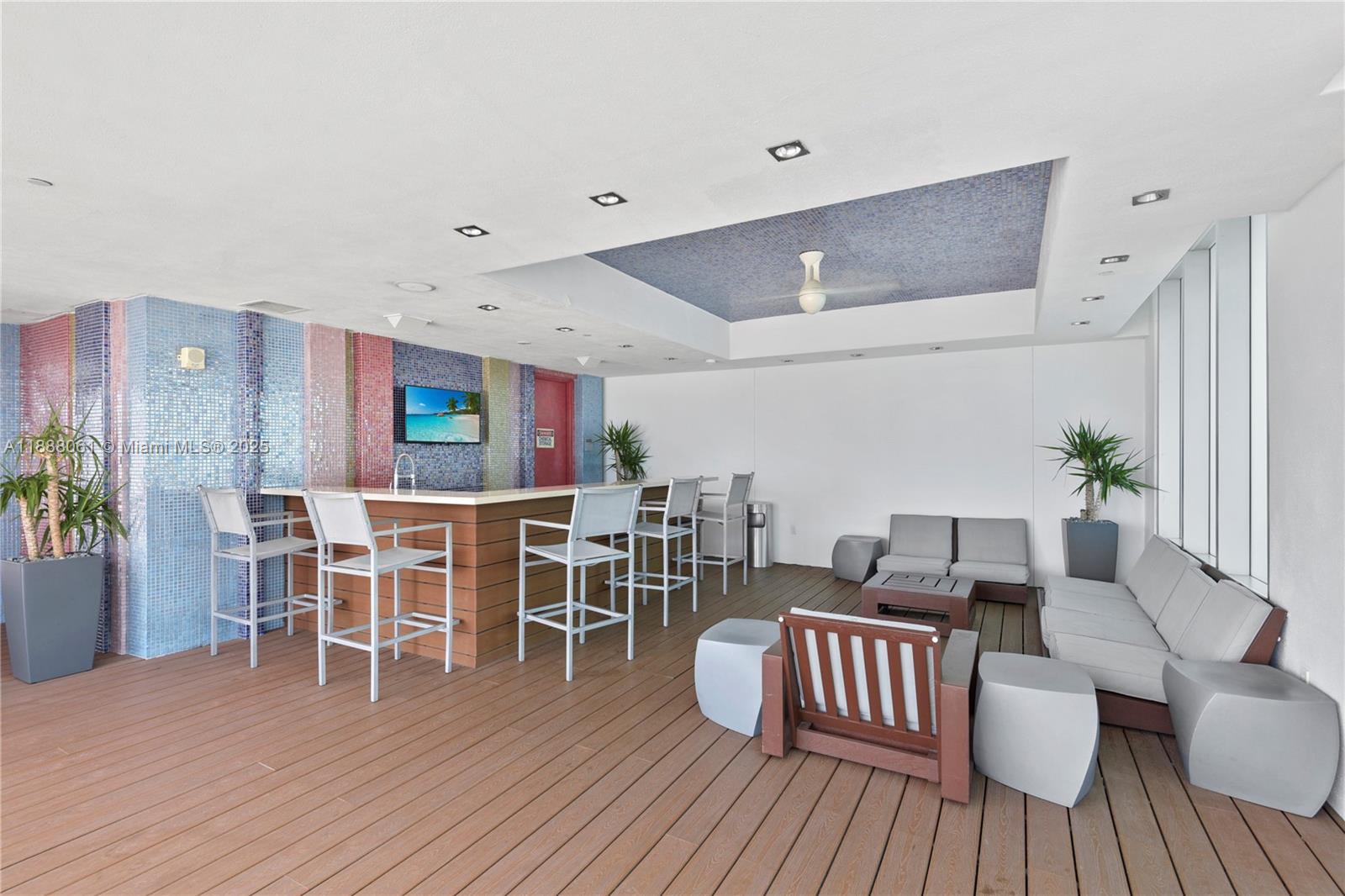 55 SE 6th St #3503, Miami FL 33131