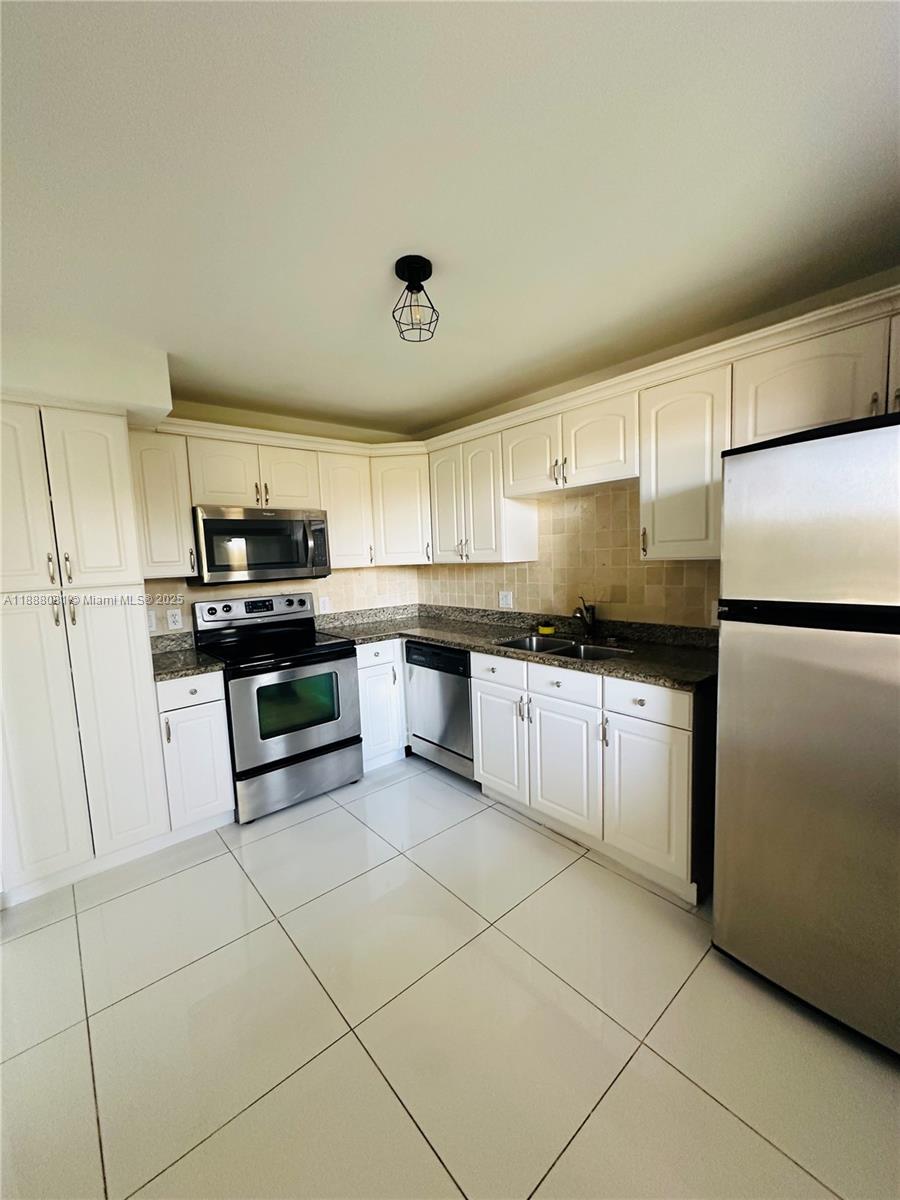 16491 Blatt Blvd #202, Weston FL 33326