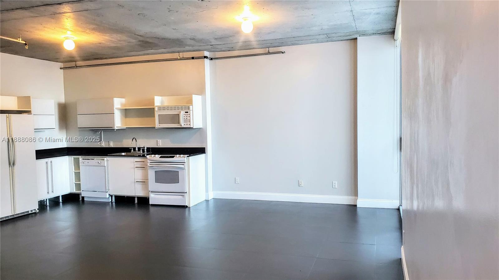 690 SW 1st Ct #1828, Miami FL 33130