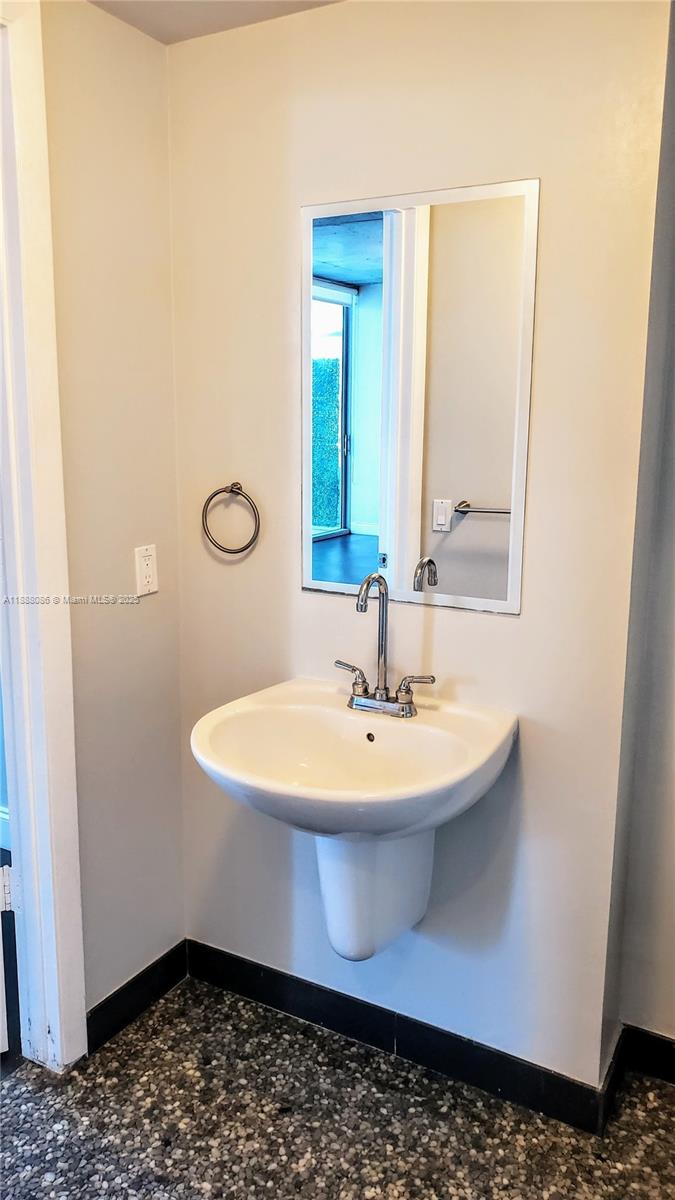 690 SW 1st Ct #1828, Miami FL 33130