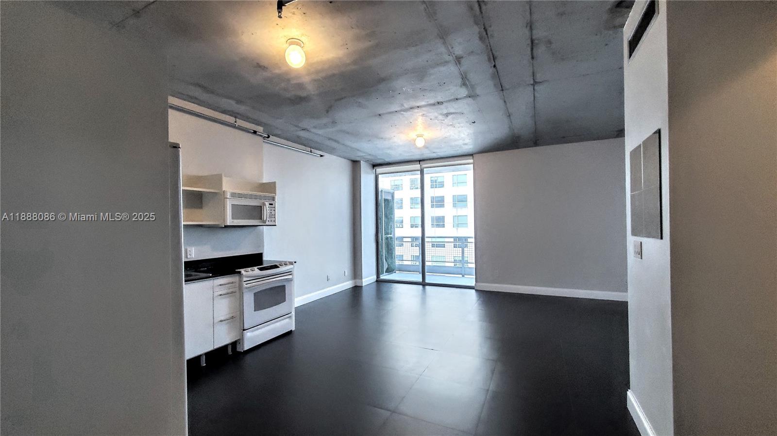690 SW 1st Ct #1828, Miami FL 33130