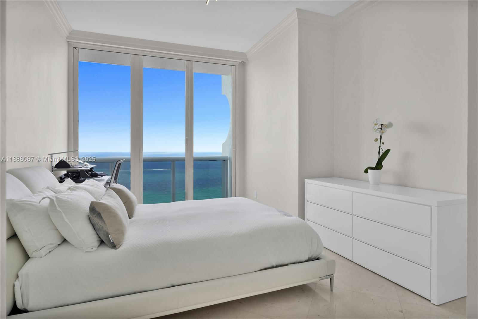 4779 Collins Ave #PH4301, Miami Beach FL 33140