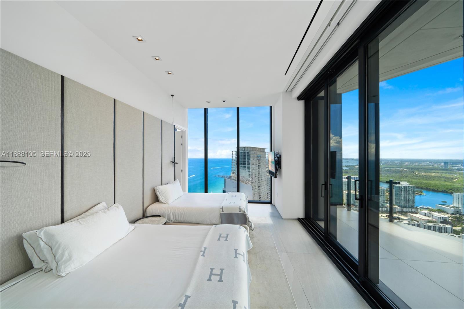 17141 Collins Ave #LPH-1, Sunny Isles Beach FL 33160