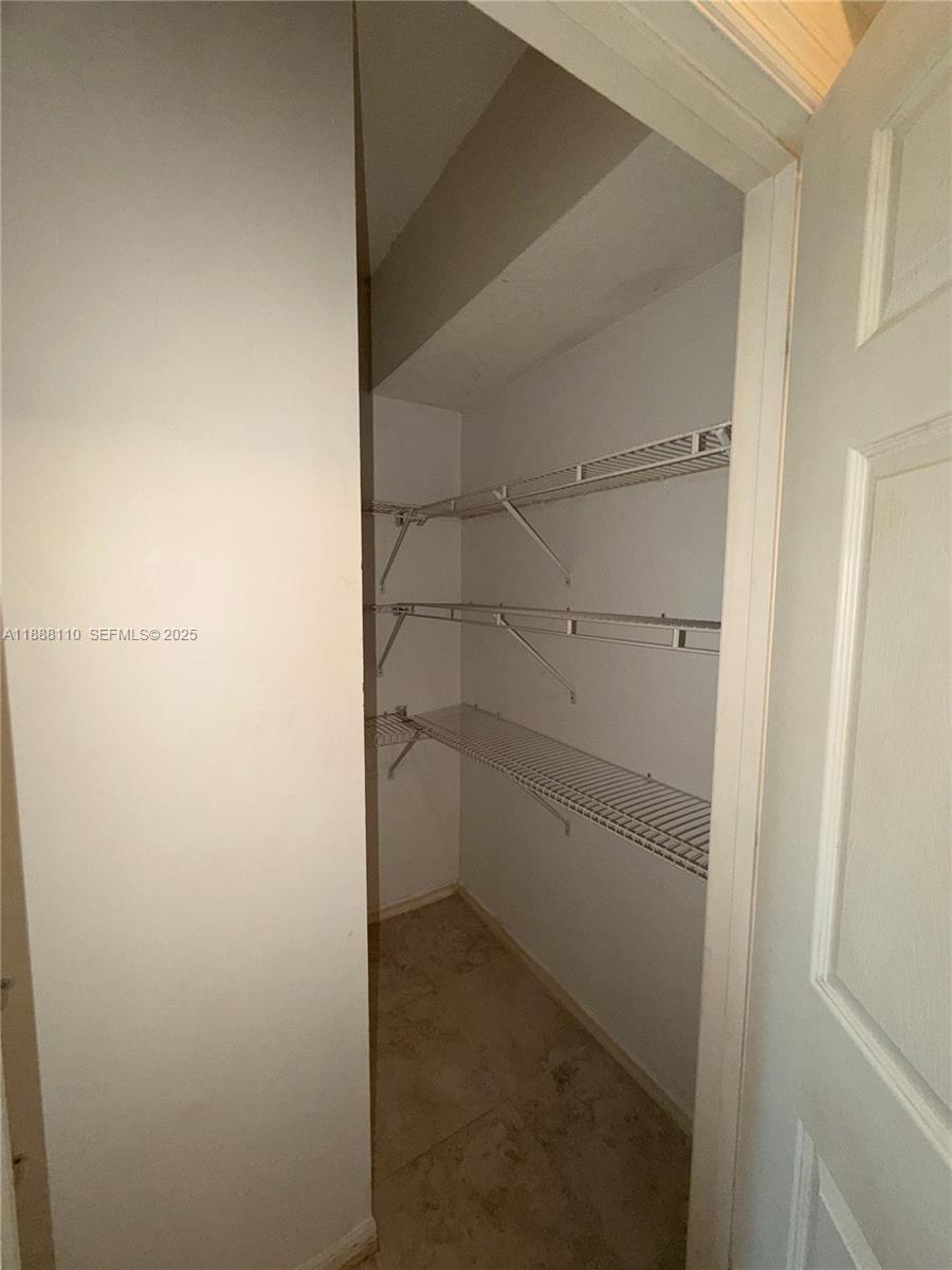 2101 Brickell Ave #2104, Miami FL 33129