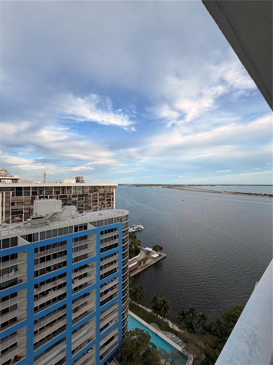 2101 Brickell Ave #2104, Miami FL 33129