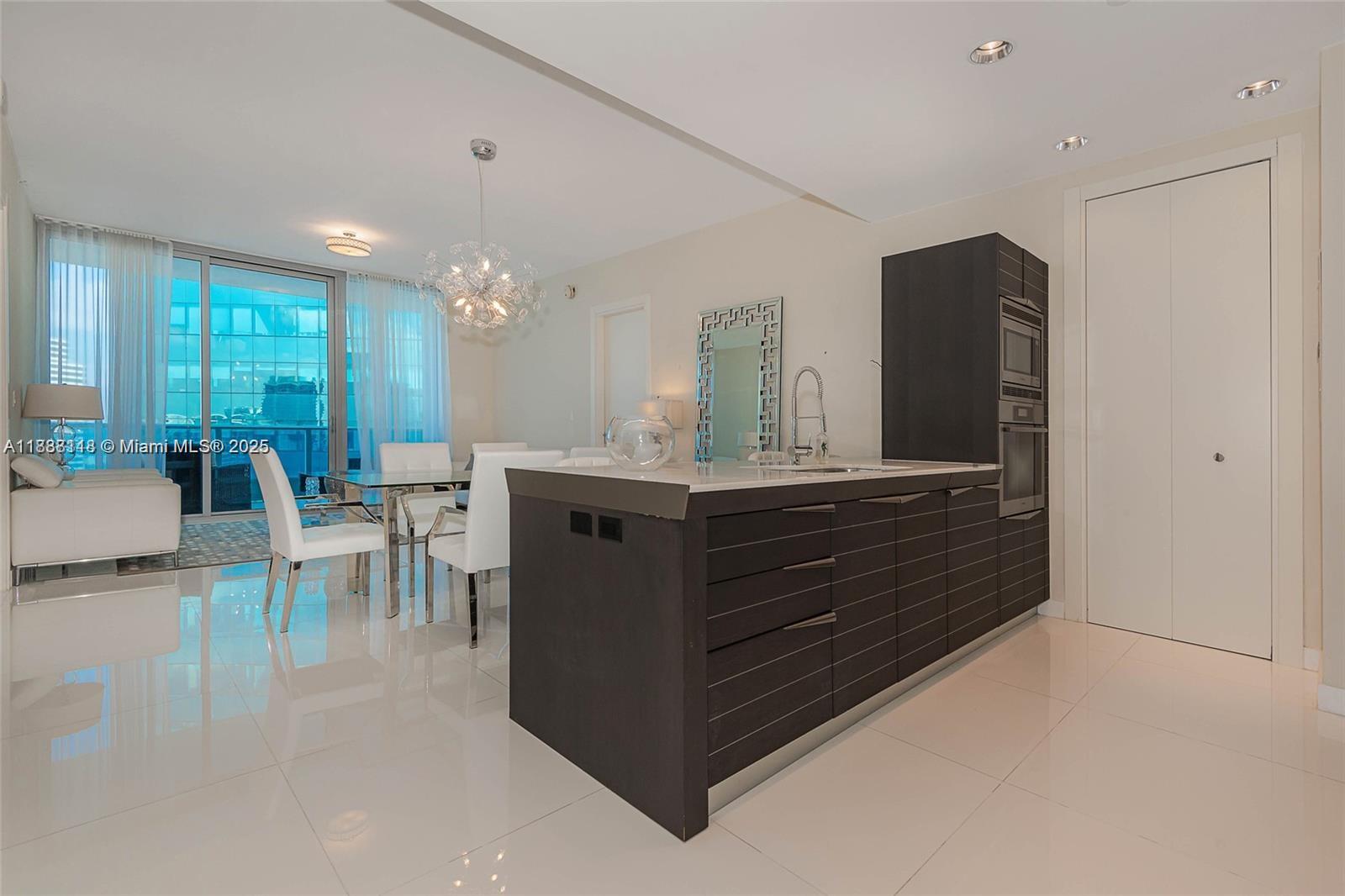200 Biscayne Boulevard Way #5109, Miami FL 33131