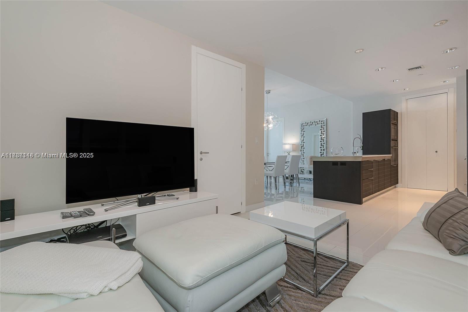 200 Biscayne Boulevard Way #5109, Miami FL 33131