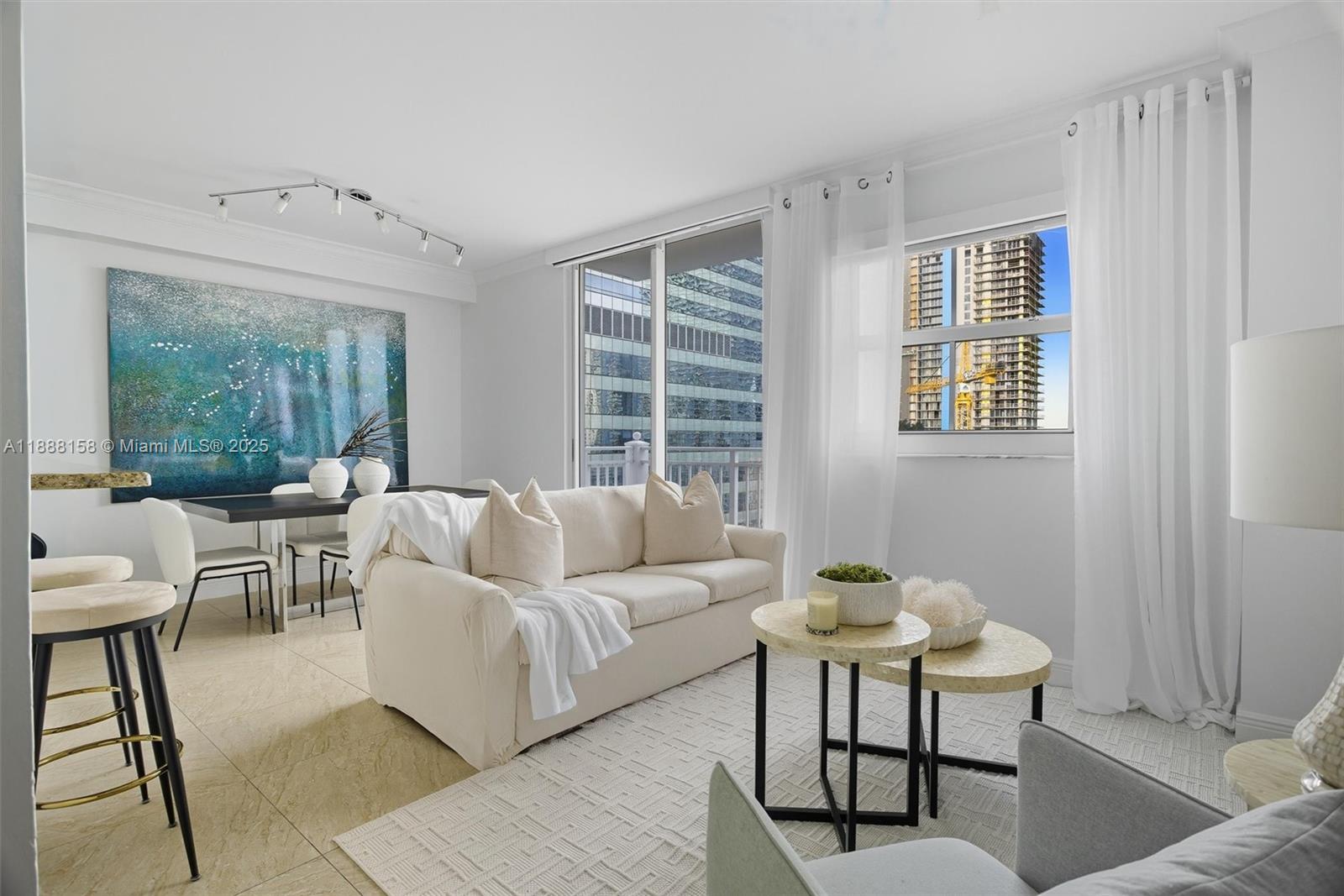 185 SE 14 Terr #1709, Miami FL 33131