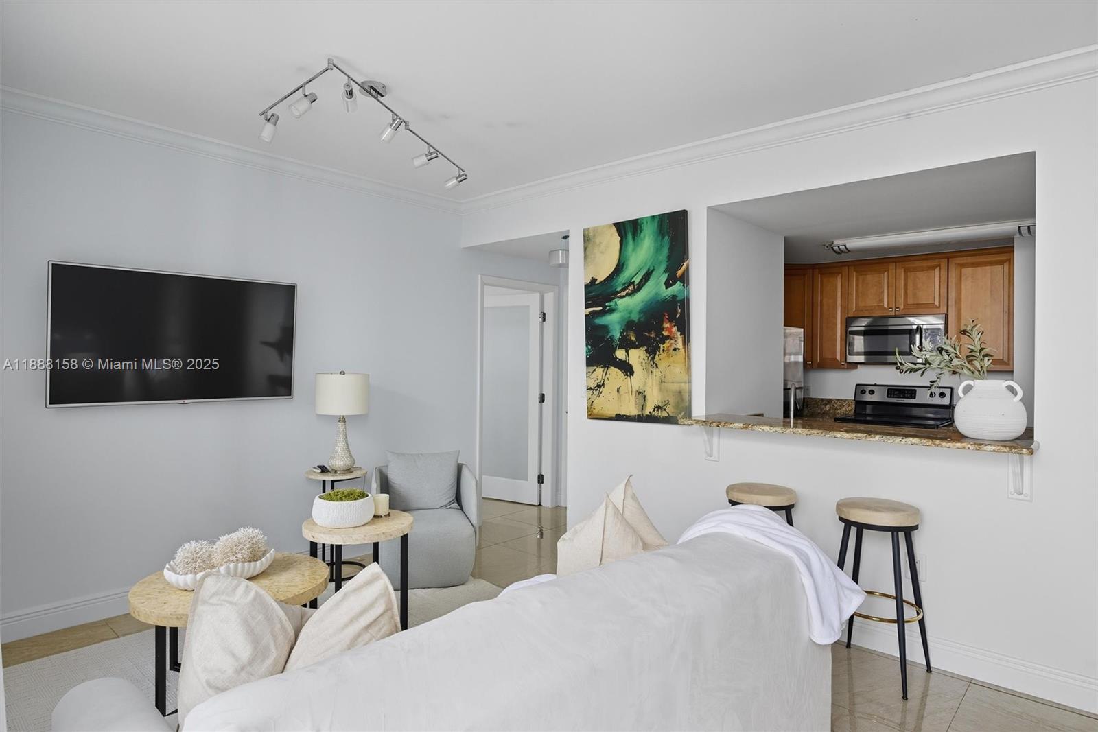 185 SE 14 Terr #1709, Miami FL 33131