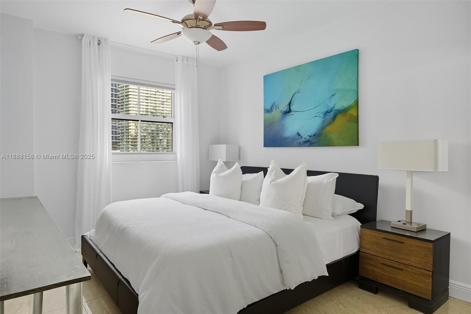 185 SE 14 Terr #1709, Miami FL 33131