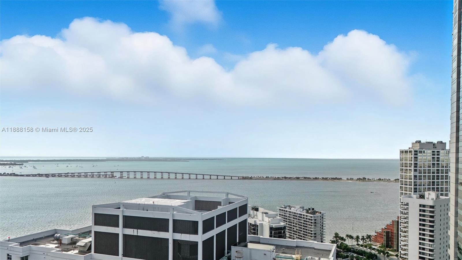 185 SE 14 Terr #1709, Miami FL 33131