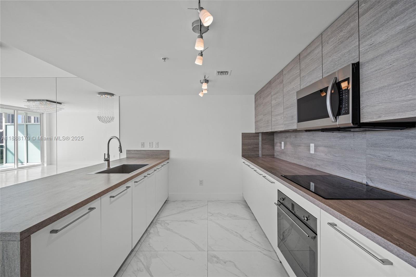 400 Sunny Isles Blvd #1005, Sunny Isles Beach FL 33160