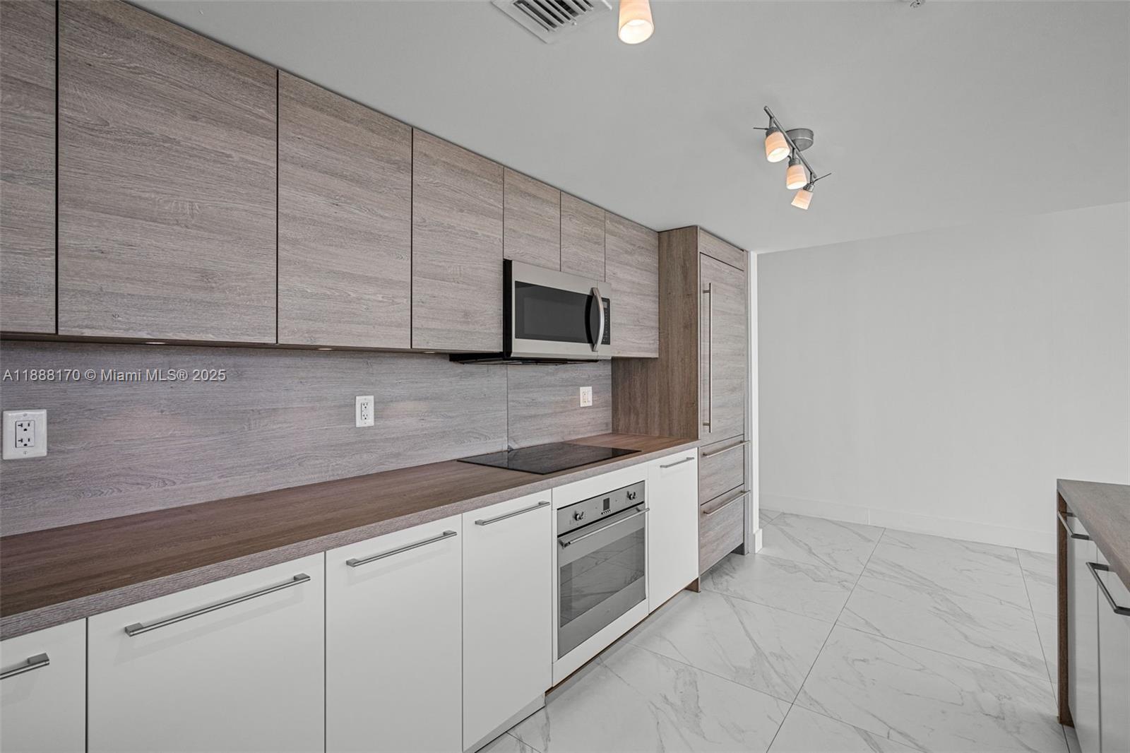 400 Sunny Isles Blvd #1005, Sunny Isles Beach FL 33160