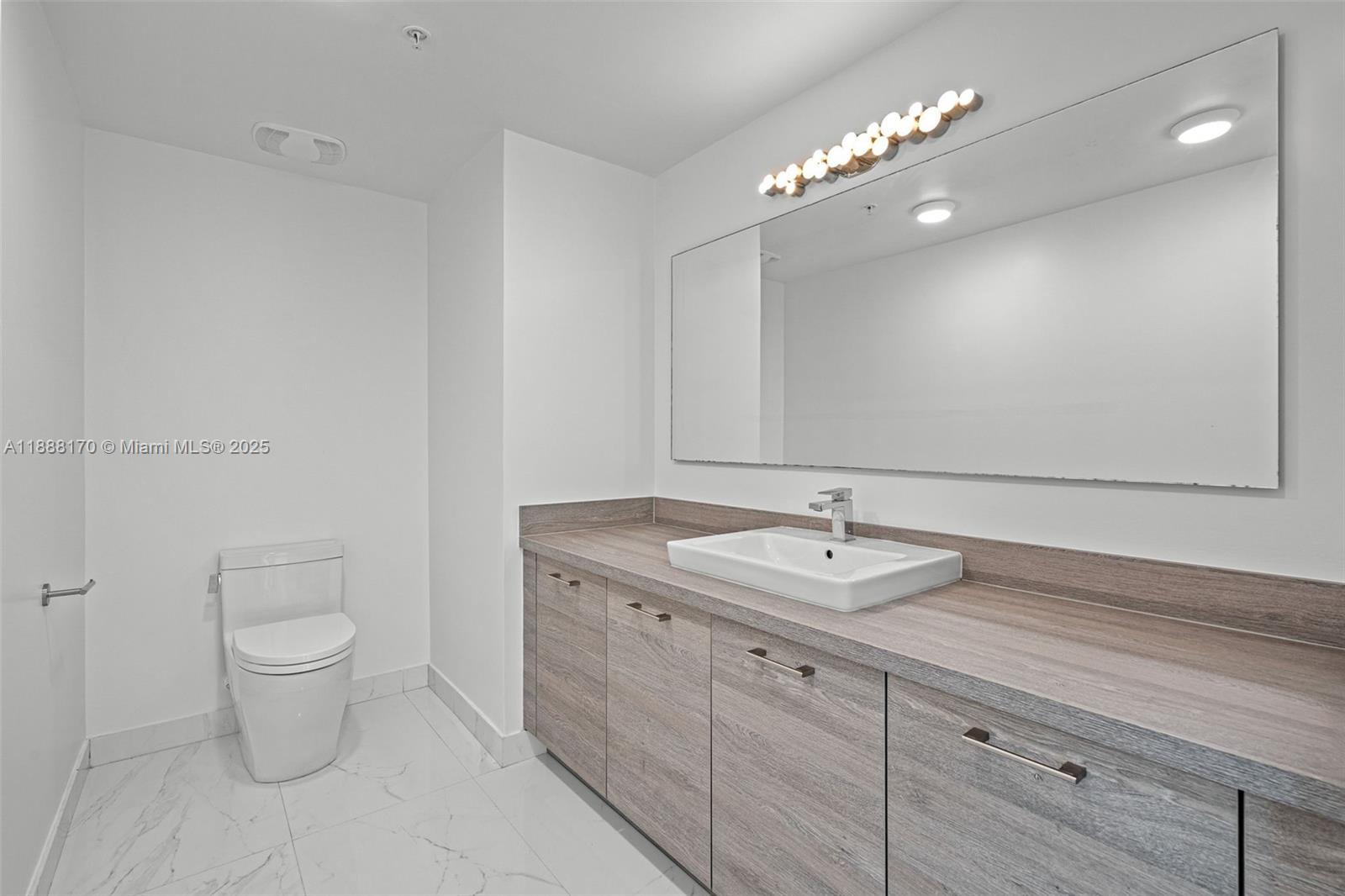 400 Sunny Isles Blvd #1005, Sunny Isles Beach FL 33160