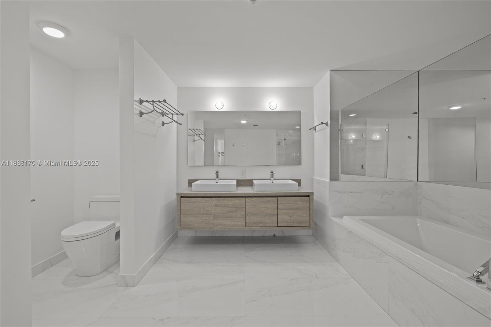 400 Sunny Isles Blvd #1005, Sunny Isles Beach FL 33160