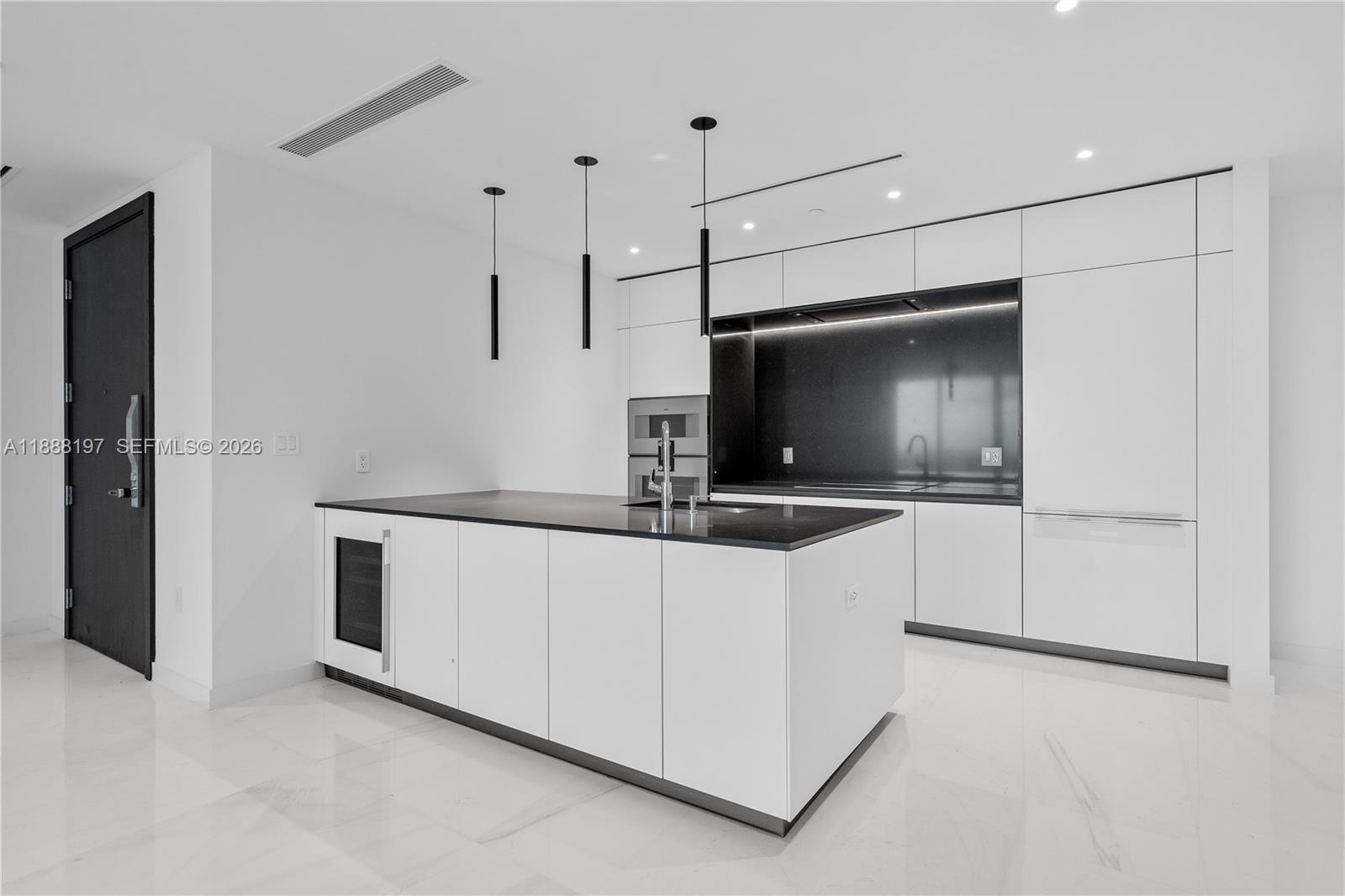 300 Biscayne Blvd Way #1103, Miami FL 33131
