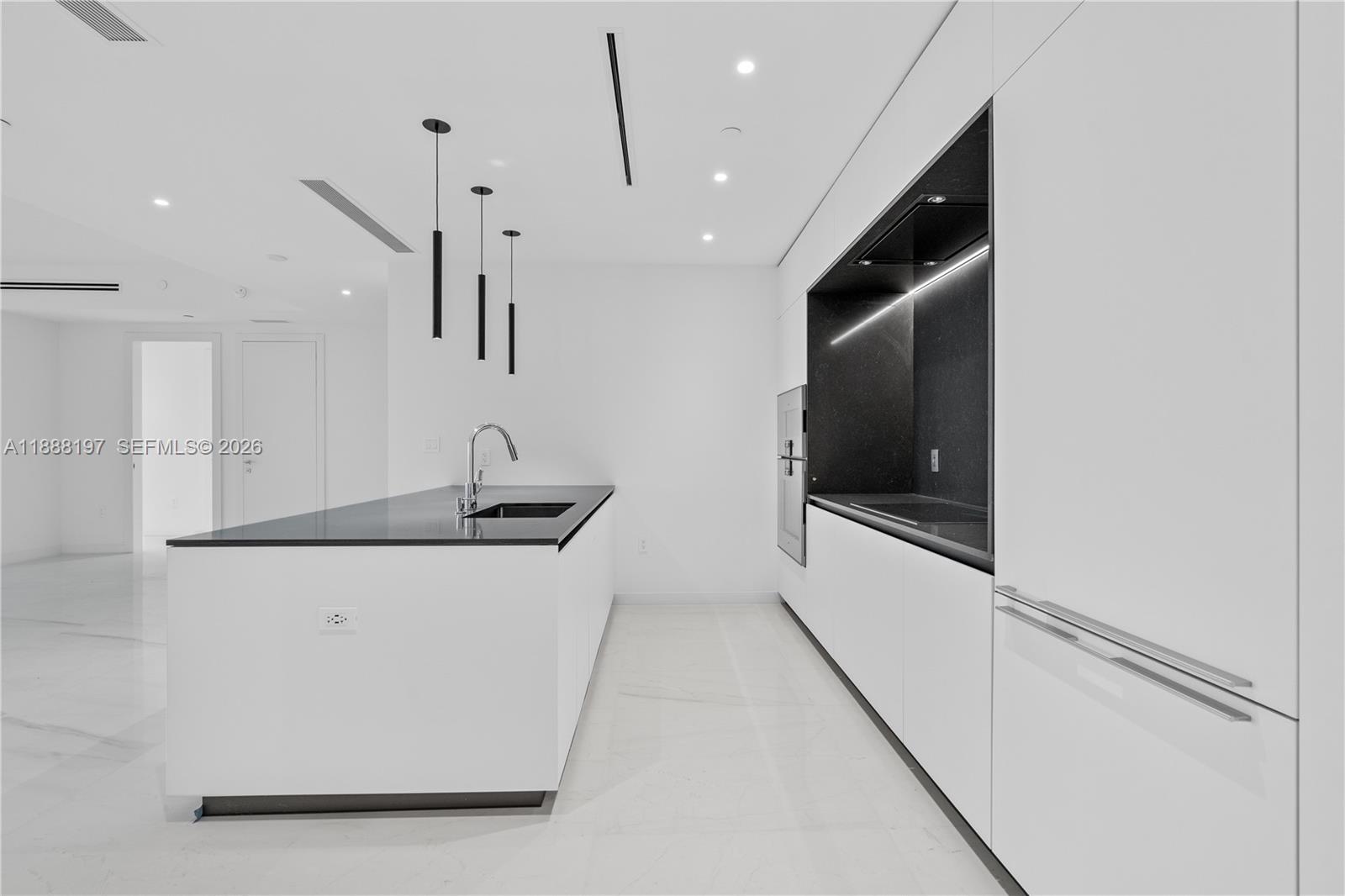 300 Biscayne Blvd Way #1103, Miami FL 33131