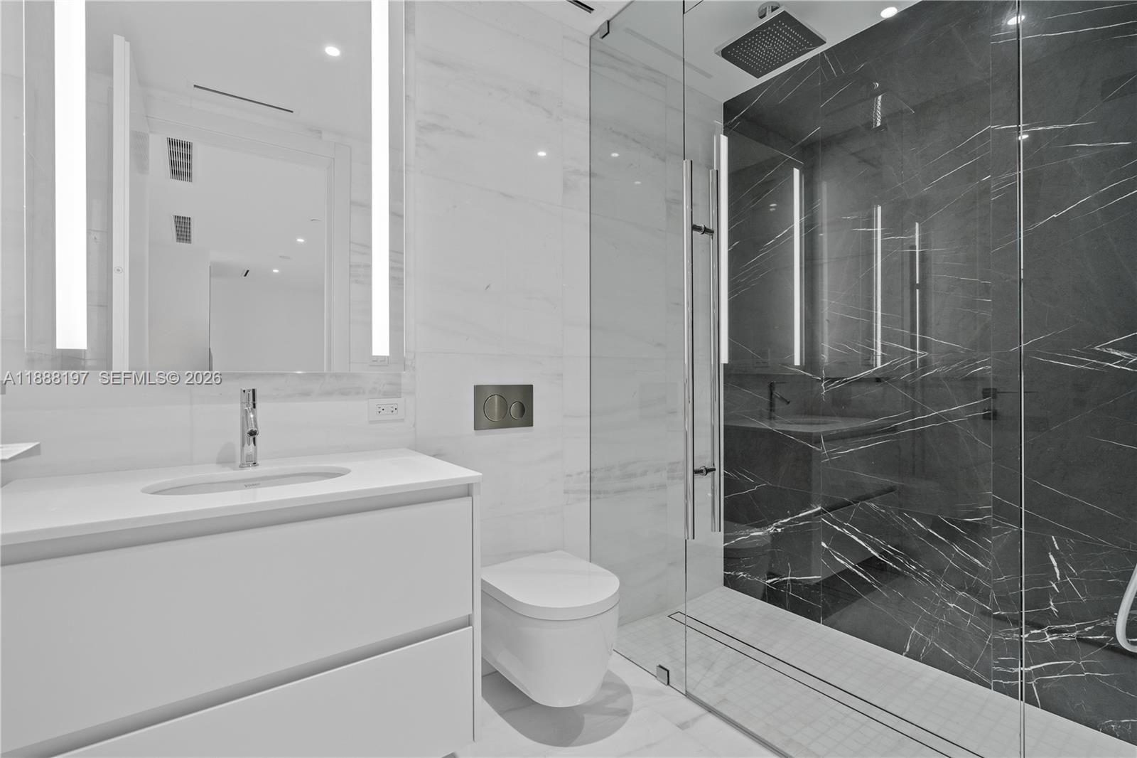 300 Biscayne Blvd Way #1103, Miami FL 33131