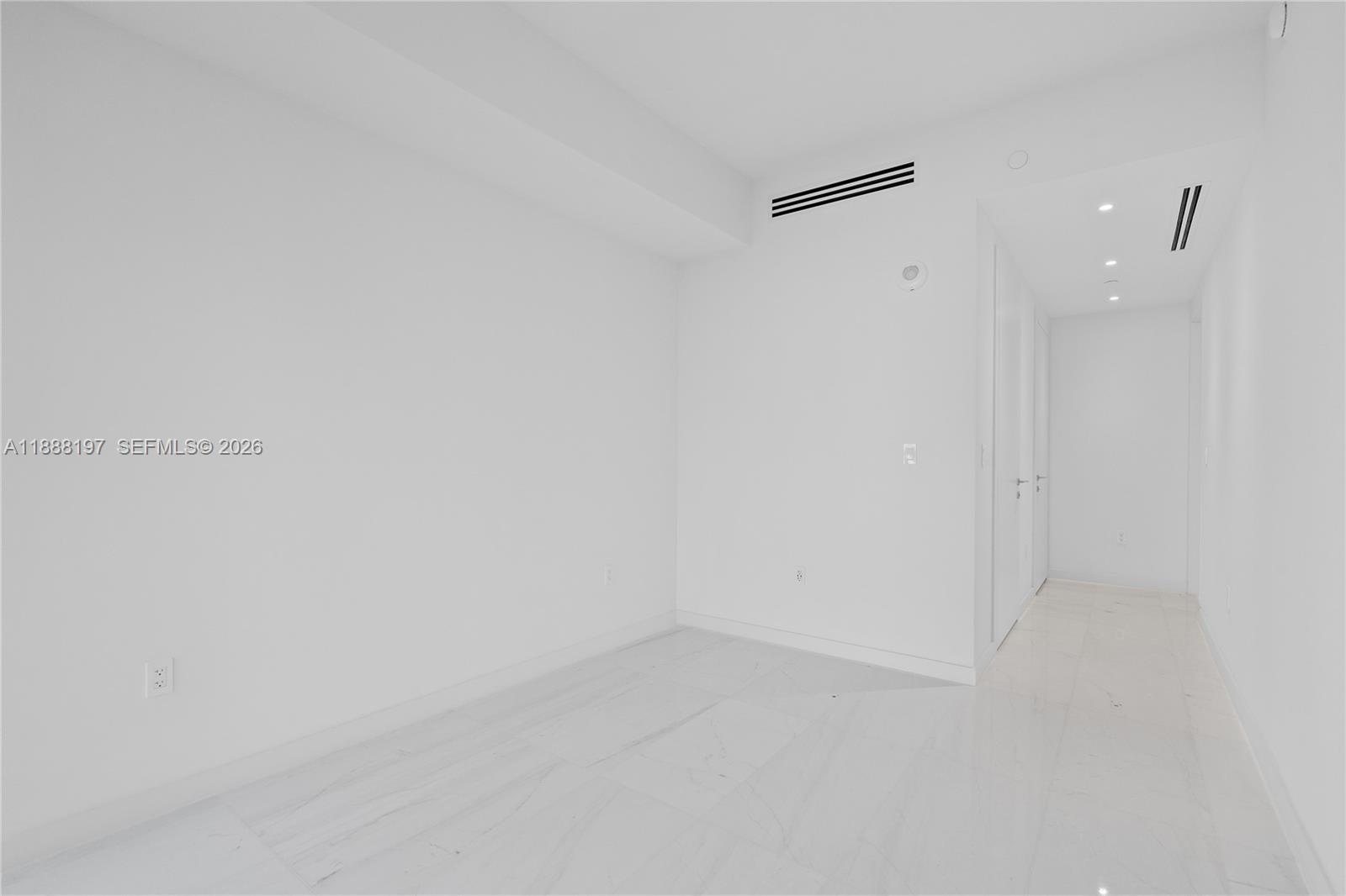 300 Biscayne Blvd Way #1103, Miami FL 33131