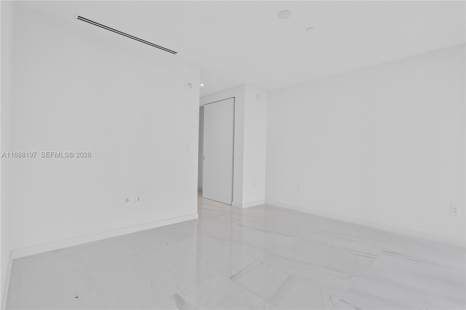 300 Biscayne Blvd Way #1103, Miami FL 33131