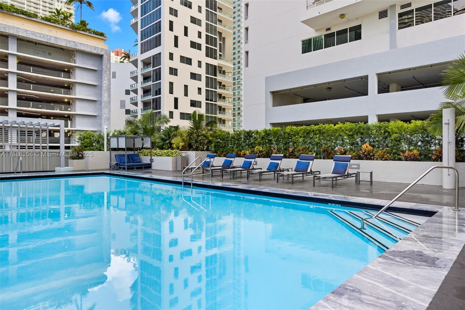 185 SE 14 Ter #1709, Miami FL 33131