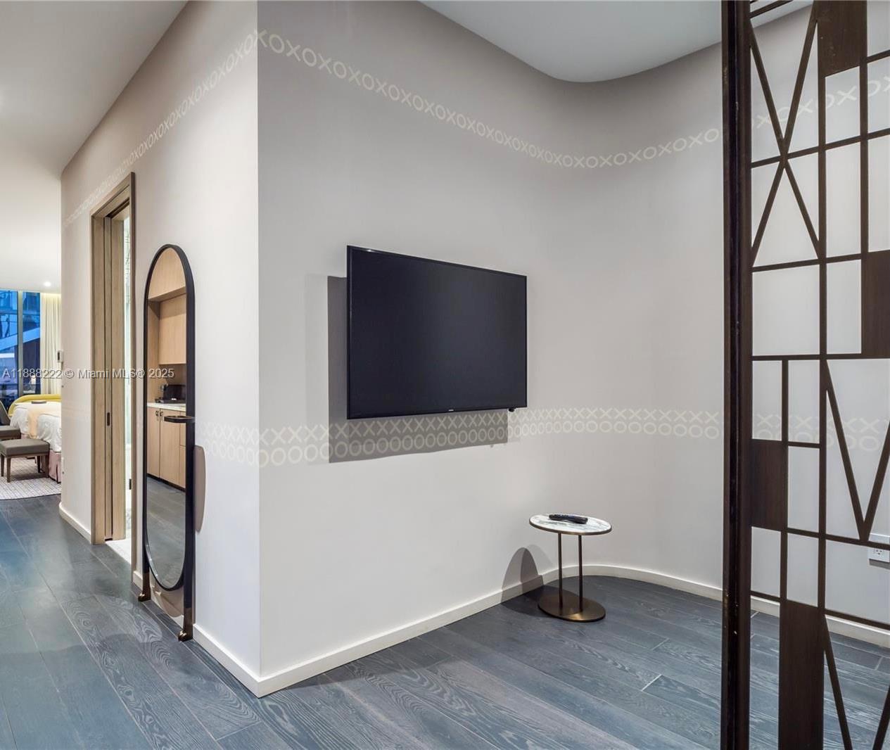801 S Miami Ave #712, Miami FL 33130