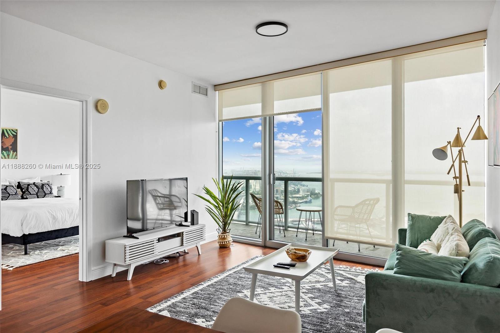 888 Biscayne Blvd #4002, Miami FL 33132