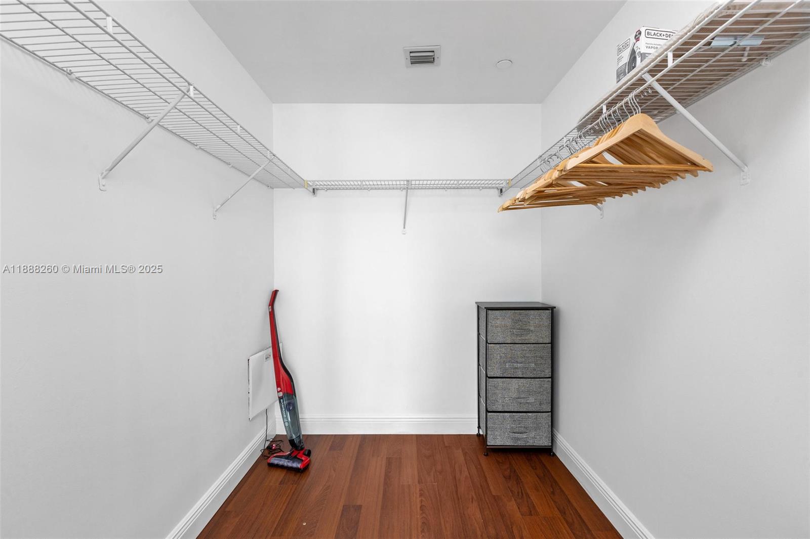 888 Biscayne Blvd #4002, Miami FL 33132