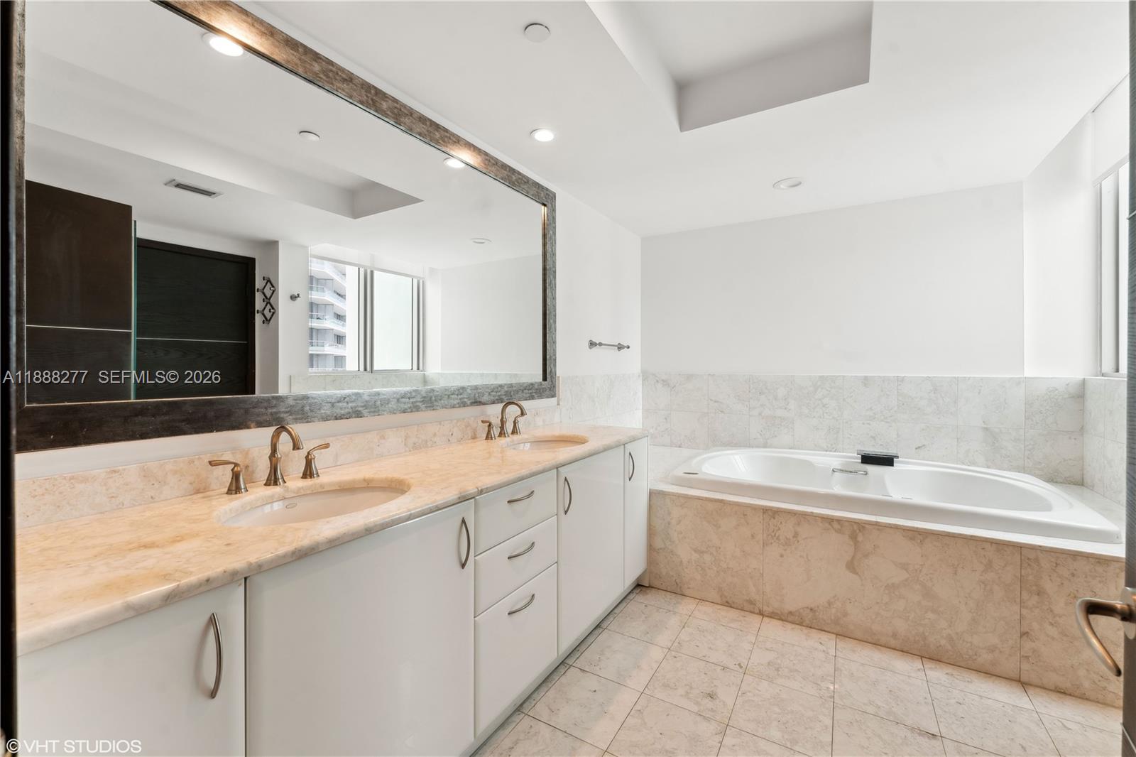 1331 Brickell Bay Dr #2802, Miami FL 33131