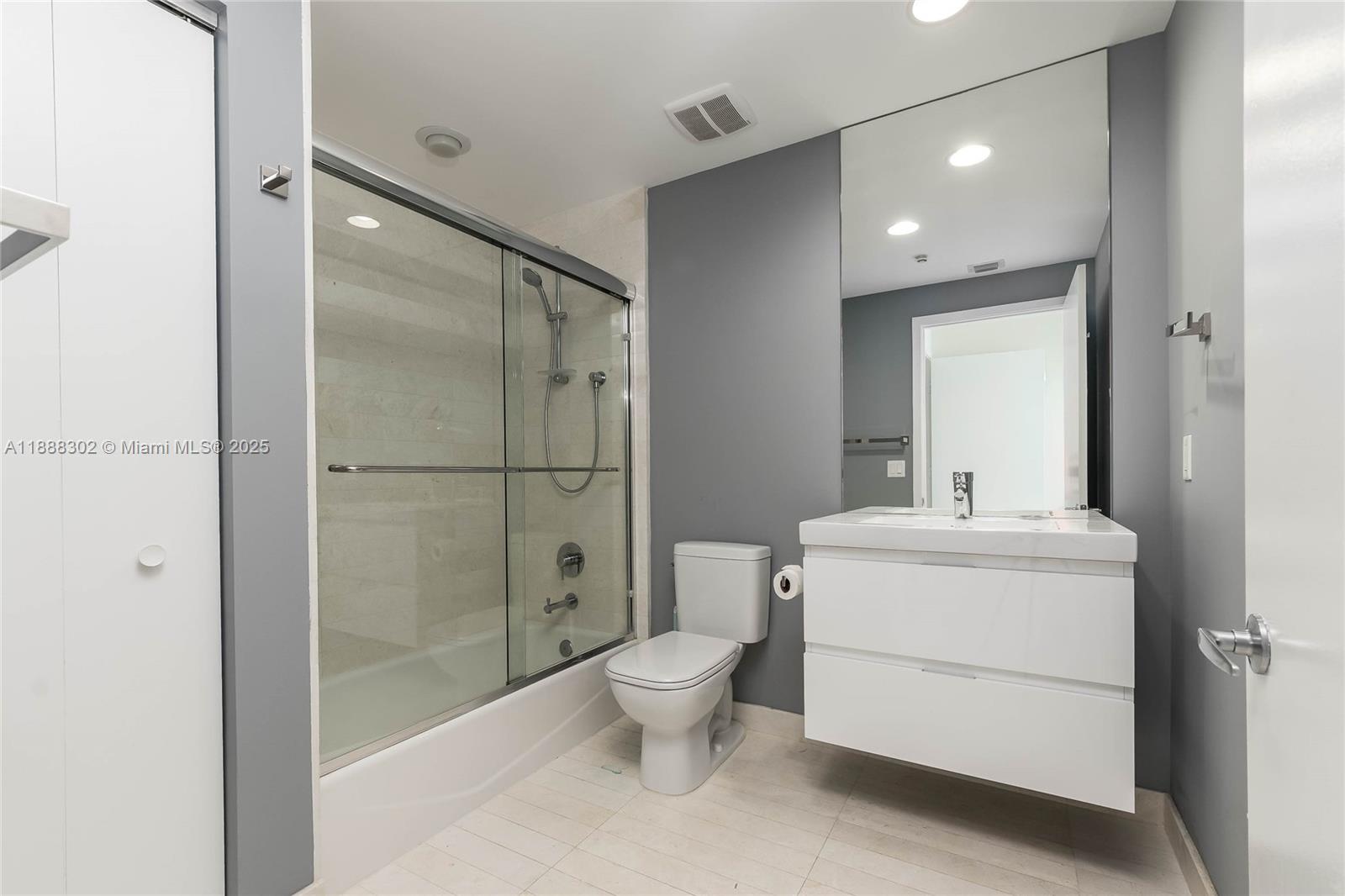 17301 Biscayne Blvd #411, North Miami Beach FL 33160