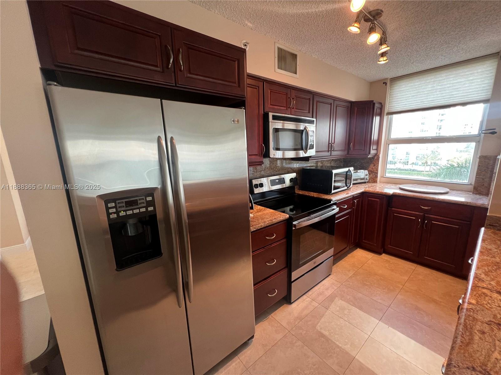 1155 Brickell Bay Dr #401, Miami FL 33131